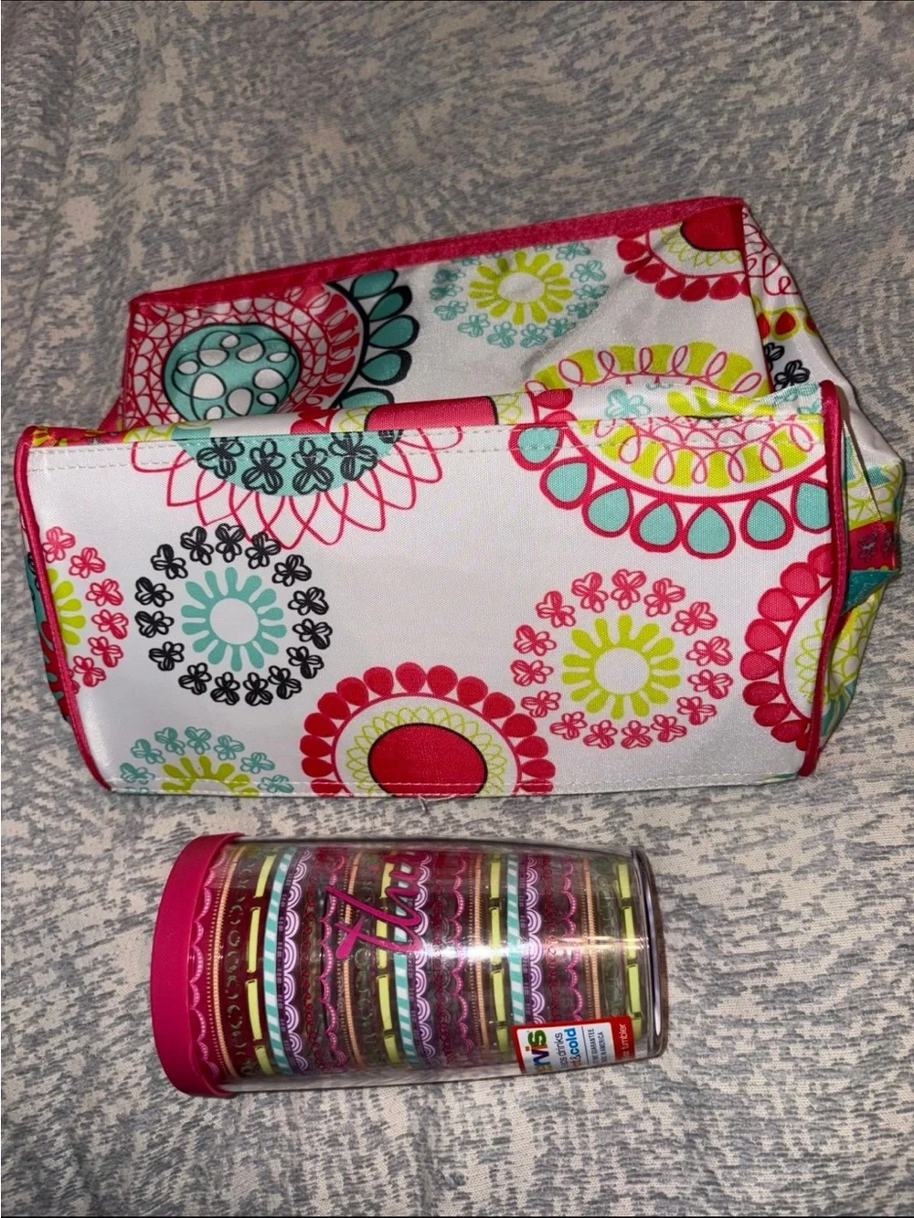 Thirty-One Deluxe Beauty Bag in Citrus Medallion pattern + tervis cup + lid new